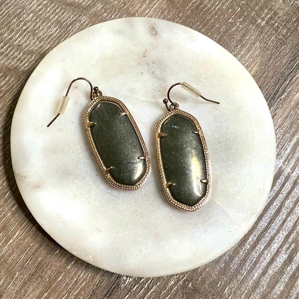 Kendra Scott: Elle Gold Drop Earrings in Olive Green